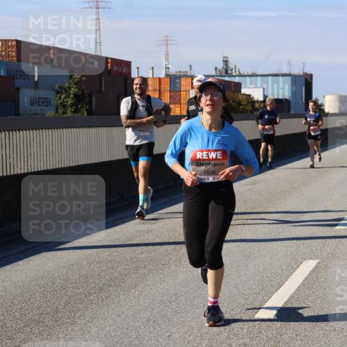 03.10.2025 - Köhlbrandbrückenlauf Strokosch-Dieckow http://msf.ph/oto/9116974 03.10.2025 12:52:08 Position 3 4636 meine-sportfotos.de
