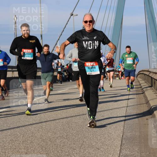 03.10.2025 - Köhlbrandbrückenlauf Strokosch-Dieckow http://msf.ph/oto/9116981 03.10.2025 09:50:12 Position 2 3206, 3827 meine-sportfotos.de
