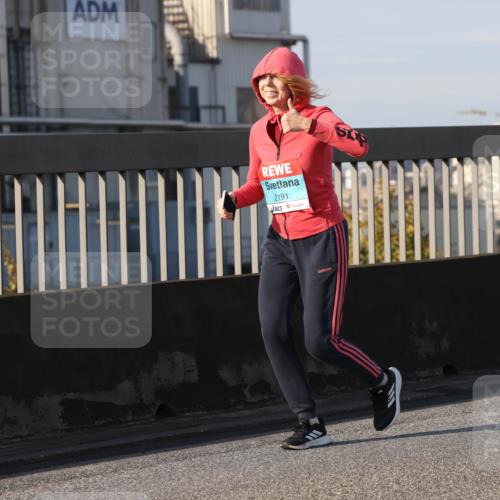 03.10.2025 - Köhlbrandbrückenlauf Lena Gebhardt http://msf.ph/oto/9116998 03.10.2025 10:21:51 Position 2 2191 meine-sportfotos.de