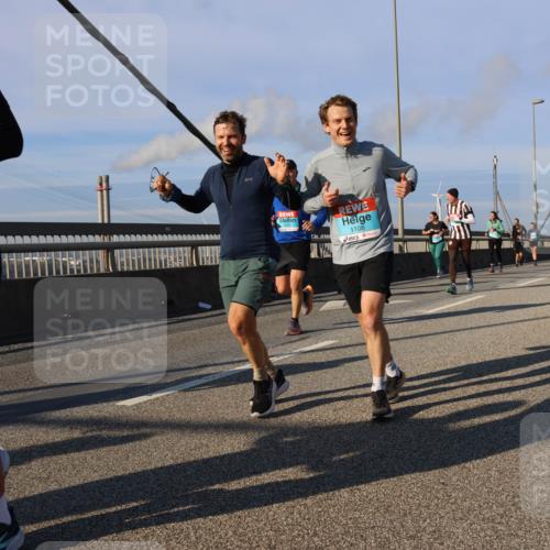 03.10.2025 - Köhlbrandbrückenlauf Strokosch-Dieckow http://msf.ph/oto/9117000 03.10.2025 09:50:15 Position 2 206, 1108 meine-sportfotos.de