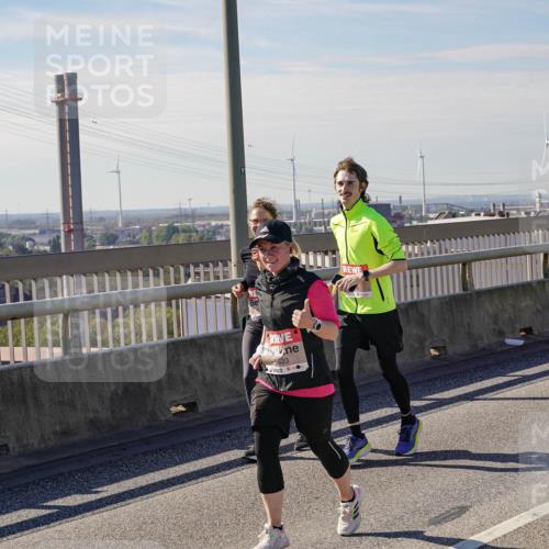 03.10.2025 - Köhlbrandbrückenlauf Michael Burmester http://msf.ph/oto/9117012 03.10.2025 12:58:38 Position 2 5633, 5459 meine-sportfotos.de