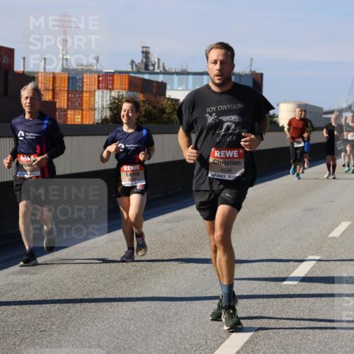 03.10.2025 - Köhlbrandbrückenlauf Strokosch-Dieckow http://msf.ph/oto/9117029 03.10.2025 12:52:12 Position 3 6022, 4588 meine-sportfotos.de