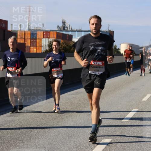 03.10.2025 - Köhlbrandbrückenlauf Strokosch-Dieckow http://msf.ph/oto/9117033 03.10.2025 12:52:12 Position 3 4588 meine-sportfotos.de