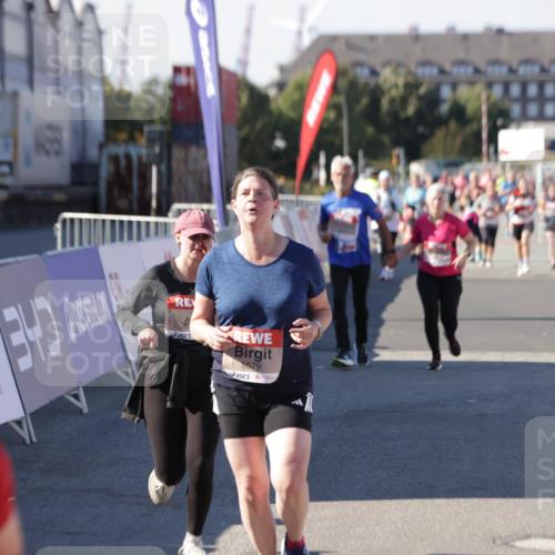 03.10.2025 - Köhlbrandbrückenlauf Jannik Wohlers http://msf.ph/oto/9117050 03.10.2025 13:33:40 Ziel 4006, 4744, 5179, 5281, 5367, 5546, 5579, 6094, 6734 meine-sportfotos.de