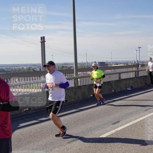 03.10.2025 - Köhlbrandbrückenlauf Michael Burmester http://msf.ph/oto/9117071 03.10.2025 12:58:41 Position 2 5459 meine-sportfotos.de