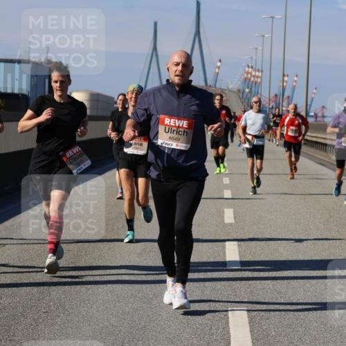 03.10.2025 - Köhlbrandbrückenlauf Strokosch-Dieckow http://msf.ph/oto/9117080 03.10.2025 12:52:22 Position 3 5645, 14794, 4649 meine-sportfotos.de