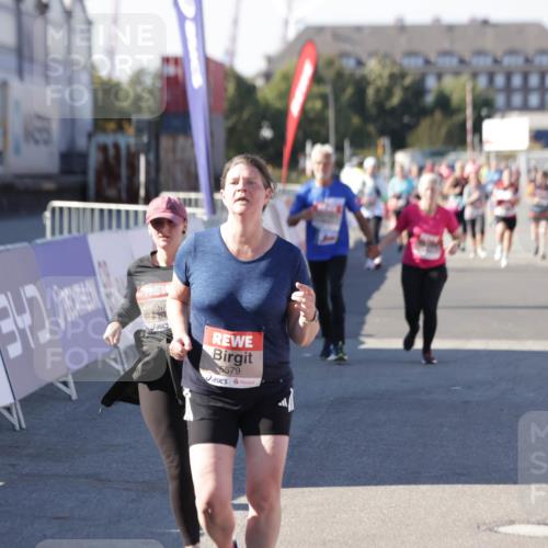 03.10.2025 - Köhlbrandbrückenlauf Jannik Wohlers http://msf.ph/oto/9117088 03.10.2025 13:33:40 Ziel 4006, 4744, 5179, 5281, 5367, 5546, 5579, 6094, 6734 meine-sportfotos.de