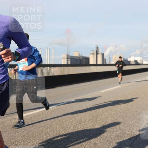 03.10.2025 - Köhlbrandbrückenlauf Lena Gebhardt http://msf.ph/oto/9117095 03.10.2025 09:44:18 Position 2 1383 meine-sportfotos.de