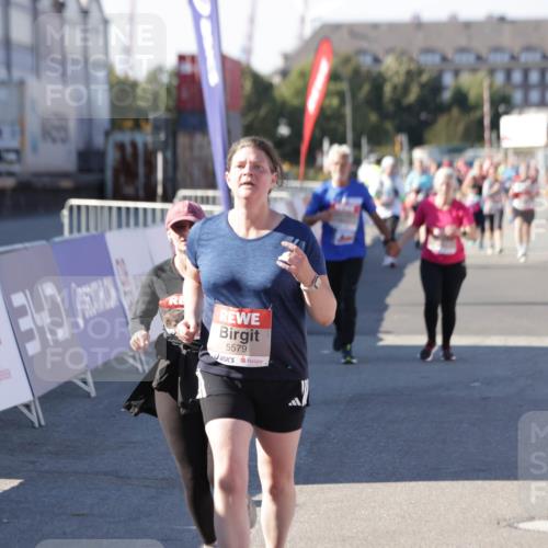 03.10.2025 - Köhlbrandbrückenlauf Jannik Wohlers http://msf.ph/oto/9117098 03.10.2025 13:33:40 Ziel 4006, 4744, 5179, 5281, 5367, 5546, 5579, 6094, 6734 meine-sportfotos.de