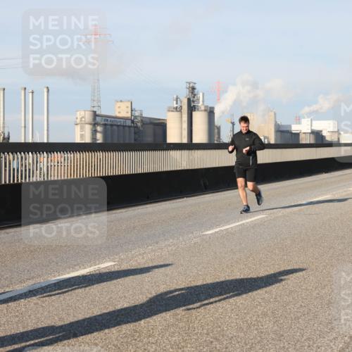 03.10.2025 - Köhlbrandbrückenlauf Lena Gebhardt http://msf.ph/oto/9117105 03.10.2025 09:44:18 Position 2  meine-sportfotos.de