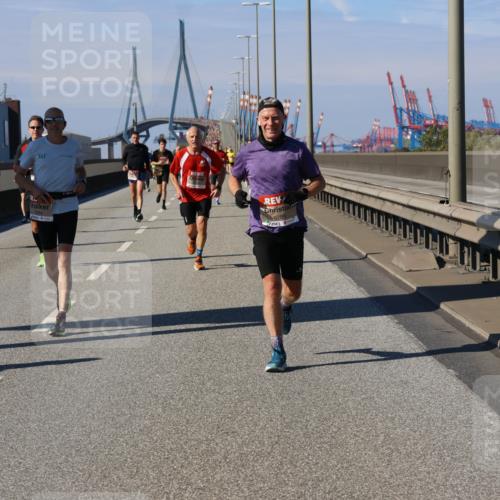 03.10.2025 - Köhlbrandbrückenlauf Strokosch-Dieckow http://msf.ph/oto/9117110 03.10.2025 12:52:26 Position 3 361, 6285 meine-sportfotos.de