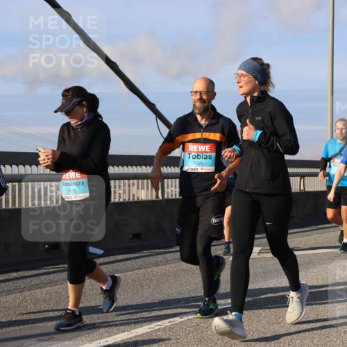 03.10.2025 - Köhlbrandbrückenlauf Strokosch-Dieckow http://msf.ph/oto/9117112 03.10.2025 09:50:26 Position 2 78, 3175, 1925, 2812 meine-sportfotos.de