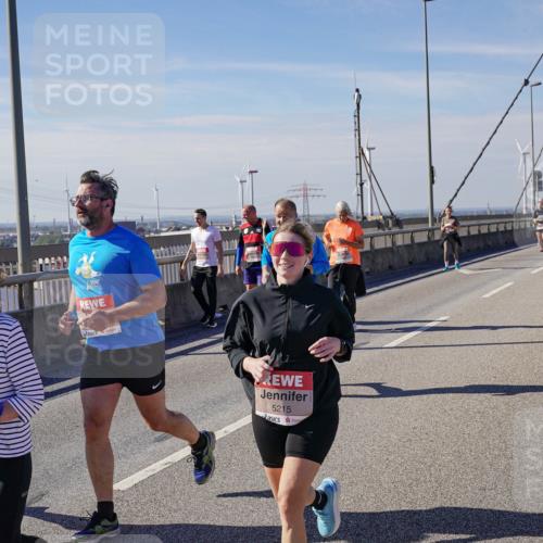 03.10.2025 - Köhlbrandbrückenlauf Michael Burmester http://msf.ph/oto/9117124 03.10.2025 12:58:43 Position 2 6453, 4923, 5215 meine-sportfotos.de