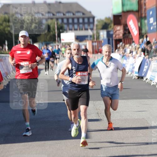 03.10.2025 - Köhlbrandbrückenlauf Jannik Wohlers http://msf.ph/oto/9117125 03.10.2025 13:02:59 Ziel 4095, 4137, 4203, 4279, 4294, 4619, 4747, 6175, 6447, 6655, 6770 meine-sportfotos.de