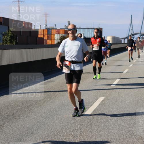 03.10.2025 - Köhlbrandbrückenlauf Strokosch-Dieckow http://msf.ph/oto/9117131 03.10.2025 12:52:28 Position 3 361, 5959 meine-sportfotos.de