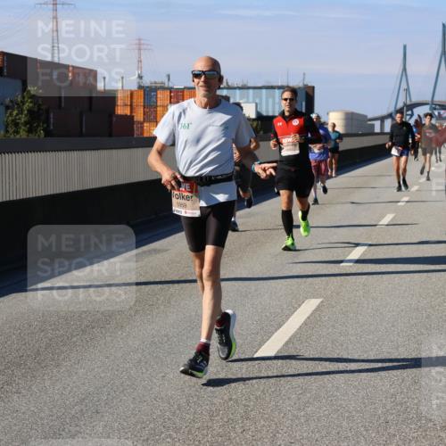 03.10.2025 - Köhlbrandbrückenlauf Strokosch-Dieckow http://msf.ph/oto/9117142 03.10.2025 12:52:28 Position 3 361, 5959 meine-sportfotos.de