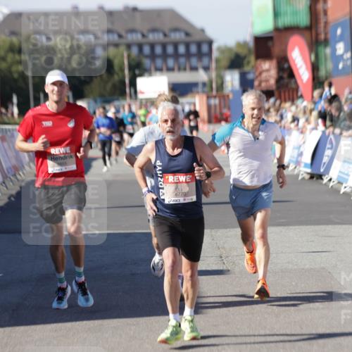 03.10.2025 - Köhlbrandbrückenlauf Jannik Wohlers http://msf.ph/oto/9117155 03.10.2025 13:03:00 Ziel 4095, 4137, 4203, 4279, 4294, 4619, 4747, 6175, 6447, 6655, 6770 meine-sportfotos.de