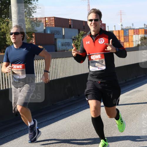 03.10.2025 - Köhlbrandbrückenlauf Strokosch-Dieckow http://msf.ph/oto/9117191 03.10.2025 12:52:31 Position 3 4738, 1910, 6696 meine-sportfotos.de