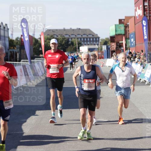 03.10.2025 - Köhlbrandbrückenlauf Jannik Wohlers http://msf.ph/oto/9117210 03.10.2025 13:03:01 Ziel 4095, 4137, 4203, 4279, 4294, 4619, 4747, 6655, 6770 meine-sportfotos.de