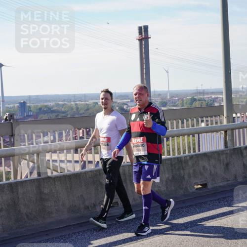 03.10.2025 - Köhlbrandbrückenlauf Michael Burmester http://msf.ph/oto/9117212 03.10.2025 12:58:47 Position 2 5892, 9 meine-sportfotos.de