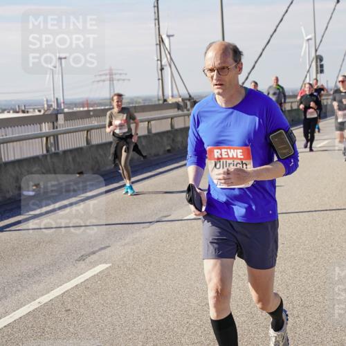 03.10.2025 - Köhlbrandbrückenlauf Michael Burmester http://msf.ph/oto/9117221 03.10.2025 12:58:49 Position 2 18 meine-sportfotos.de