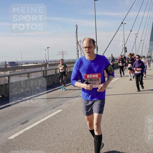 03.10.2025 - Köhlbrandbrückenlauf Michael Burmester http://msf.ph/oto/9117229 03.10.2025 12:58:49 Position 2 734 meine-sportfotos.de