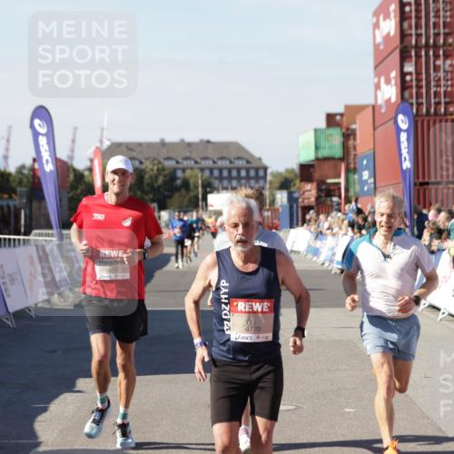 03.10.2025 - Köhlbrandbrückenlauf Jannik Wohlers http://msf.ph/oto/9117231 03.10.2025 13:03:02 Ziel 4095, 4137, 4203, 4279, 4294, 4619, 4747, 6655, 6770 meine-sportfotos.de