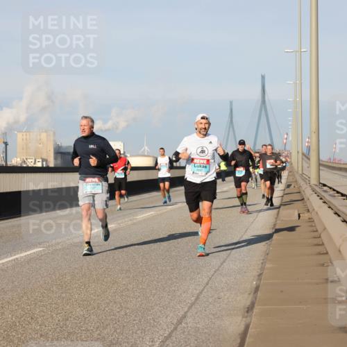 03.10.2025 - Köhlbrandbrückenlauf Lena Gebhardt http://msf.ph/oto/9117236 03.10.2025 09:44:22 Position 2 3137, 2697 meine-sportfotos.de