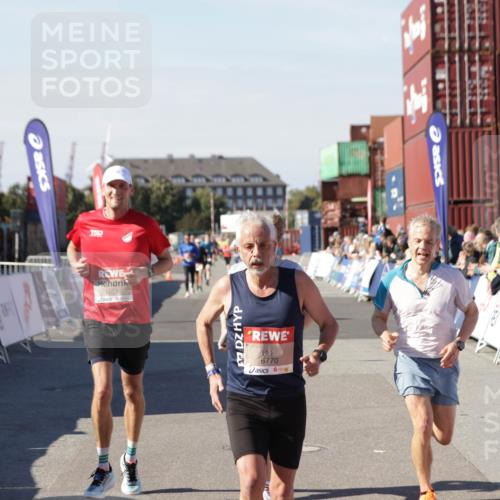 03.10.2025 - Köhlbrandbrückenlauf Jannik Wohlers http://msf.ph/oto/9117237 03.10.2025 13:03:02 Ziel 4095, 4137, 4203, 4279, 4294, 4619, 4747, 6655, 6770 meine-sportfotos.de
