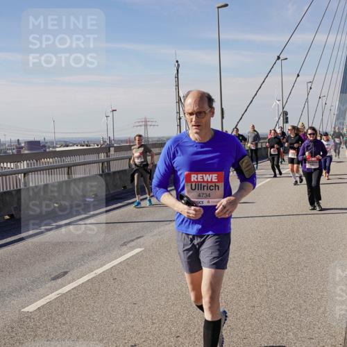 03.10.2025 - Köhlbrandbrückenlauf Michael Burmester http://msf.ph/oto/9117238 03.10.2025 12:58:49 Position 2 4734 meine-sportfotos.de