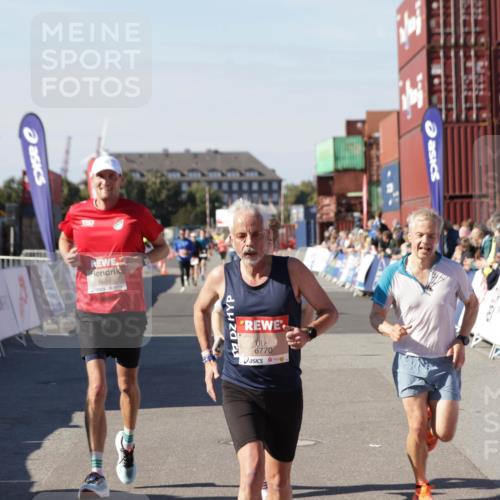 03.10.2025 - Köhlbrandbrückenlauf Jannik Wohlers http://msf.ph/oto/9117242 03.10.2025 13:03:02 Ziel 4095, 4137, 4203, 4279, 4294, 4619, 4747, 6655, 6770 meine-sportfotos.de