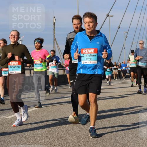 03.10.2025 - Köhlbrandbrückenlauf Strokosch-Dieckow http://msf.ph/oto/9117243 03.10.2025 09:50:40 Position 2 1761, 1390, 1752 meine-sportfotos.de