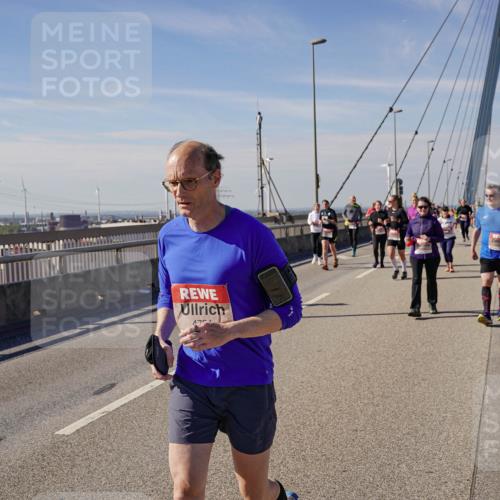 03.10.2025 - Köhlbrandbrückenlauf Michael Burmester http://msf.ph/oto/9117245 03.10.2025 12:58:49 Position 2 170 meine-sportfotos.de