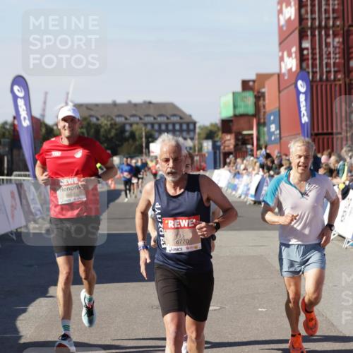 03.10.2025 - Köhlbrandbrückenlauf Jannik Wohlers http://msf.ph/oto/9117248 03.10.2025 13:03:02 Ziel 4095, 4137, 4203, 4279, 4294, 4619, 4747, 6655, 6770 meine-sportfotos.de