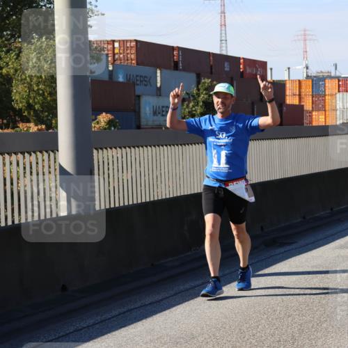 03.10.2025 - Köhlbrandbrückenlauf Strokosch-Dieckow http://msf.ph/oto/9117249 03.10.2025 12:52:35 Position 3  meine-sportfotos.de