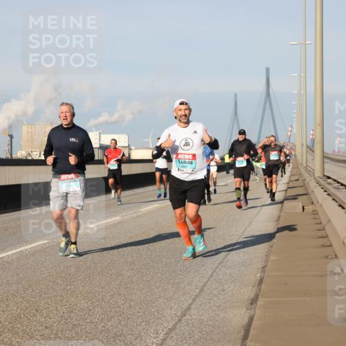 03.10.2025 - Köhlbrandbrückenlauf Lena Gebhardt http://msf.ph/oto/9117251 03.10.2025 09:44:23 Position 2 3137, 2697 meine-sportfotos.de