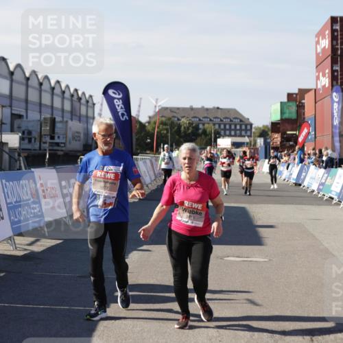 03.10.2025 - Köhlbrandbrückenlauf Jannik Wohlers http://msf.ph/oto/9117263 03.10.2025 13:33:47 Ziel 4744, 5074, 5077, 5367, 5546, 5579, 6734 meine-sportfotos.de
