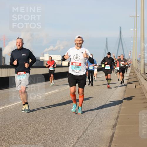 03.10.2025 - Köhlbrandbrückenlauf Lena Gebhardt http://msf.ph/oto/9117273 03.10.2025 09:44:23 Position 2 3137, 2697 meine-sportfotos.de