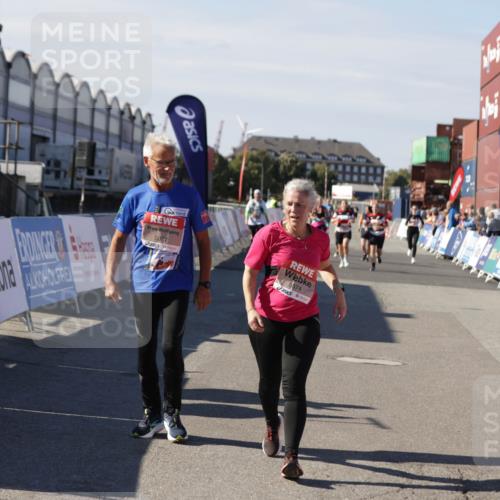 03.10.2025 - Köhlbrandbrückenlauf Jannik Wohlers http://msf.ph/oto/9117285 03.10.2025 13:33:47 Ziel 4744, 5074, 5077, 5367, 5546, 5579, 6734 meine-sportfotos.de