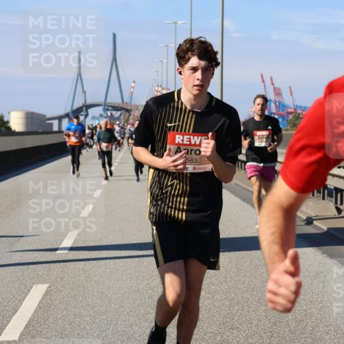 03.10.2025 - Köhlbrandbrückenlauf Strokosch-Dieckow http://msf.ph/oto/9117290 03.10.2025 12:52:37 Position 3 563, 6 meine-sportfotos.de