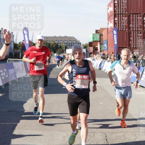 03.10.2025 - Köhlbrandbrückenlauf Jannik Wohlers http://msf.ph/oto/9117297 03.10.2025 13:03:02 Ziel 4095, 4137, 4203, 4279, 4294, 4619, 4747, 6655, 6770 meine-sportfotos.de