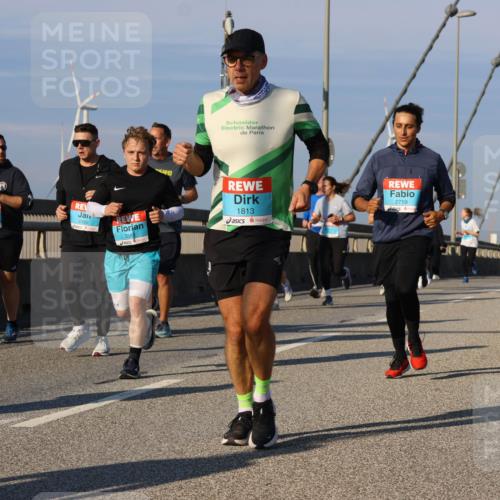 03.10.2025 - Köhlbrandbrückenlauf Strokosch-Dieckow http://msf.ph/oto/9117302 03.10.2025 09:50:46 Position 2 3395, 338, 1813, 2719, 2902 meine-sportfotos.de