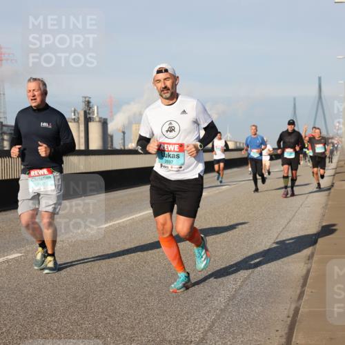 03.10.2025 - Köhlbrandbrückenlauf Lena Gebhardt http://msf.ph/oto/9117311 03.10.2025 09:44:24 Position 2 3137, 2697 meine-sportfotos.de