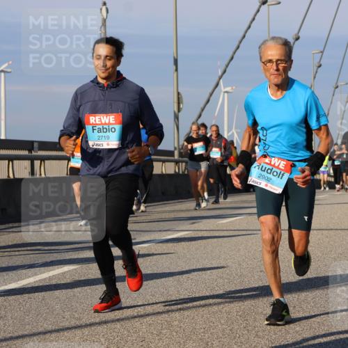 03.10.2025 - Köhlbrandbrückenlauf Strokosch-Dieckow http://msf.ph/oto/9117312 03.10.2025 09:50:47 Position 2 3069, 2719, 1379, 2902 meine-sportfotos.de