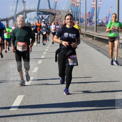 03.10.2025 - Köhlbrandbrückenlauf Strokosch-Dieckow http://msf.ph/oto/9117317 03.10.2025 12:52:42 Position 3 184, 4134, 4590 meine-sportfotos.de