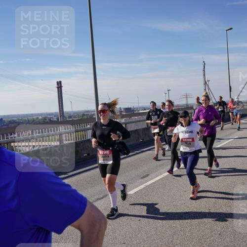03.10.2025 - Köhlbrandbrückenlauf Michael Burmester http://msf.ph/oto/9117334 03.10.2025 12:58:54 Position 2 4715 meine-sportfotos.de