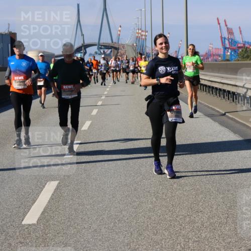 03.10.2025 - Köhlbrandbrückenlauf Strokosch-Dieckow http://msf.ph/oto/9117337 03.10.2025 12:52:44 Position 3 4184, 4134 meine-sportfotos.de