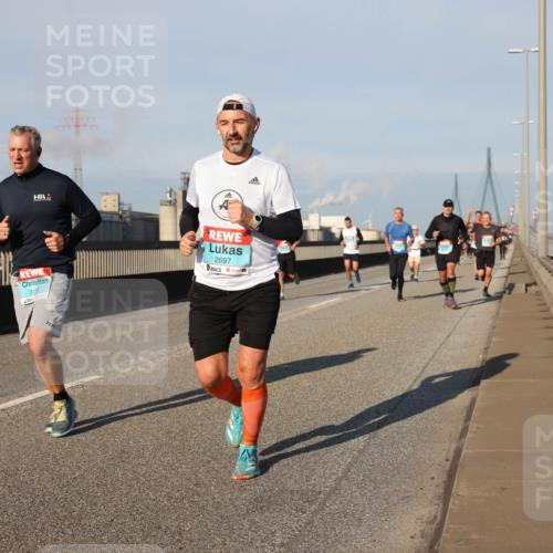 03.10.2025 - Köhlbrandbrückenlauf Lena Gebhardt http://msf.ph/oto/9117338 03.10.2025 09:44:24 Position 2 313, 2697 meine-sportfotos.de