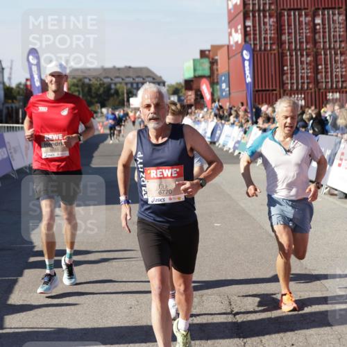 03.10.2025 - Köhlbrandbrückenlauf Jannik Wohlers http://msf.ph/oto/9117340 03.10.2025 13:03:02 Ziel 4095, 4137, 4203, 4279, 4294, 4619, 4747, 6655, 6770 meine-sportfotos.de