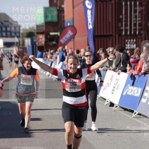 03.10.2025 - Köhlbrandbrückenlauf Jannik Wohlers http://msf.ph/oto/9117344 03.10.2025 13:33:55 Ziel 4919, 4970, 5036, 5074, 5077, 5300, 6246, 6420 meine-sportfotos.de